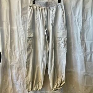 Mondetta NWOT Light Gray Recycled Nylon Cargo Pants Elastic Waist Sz M